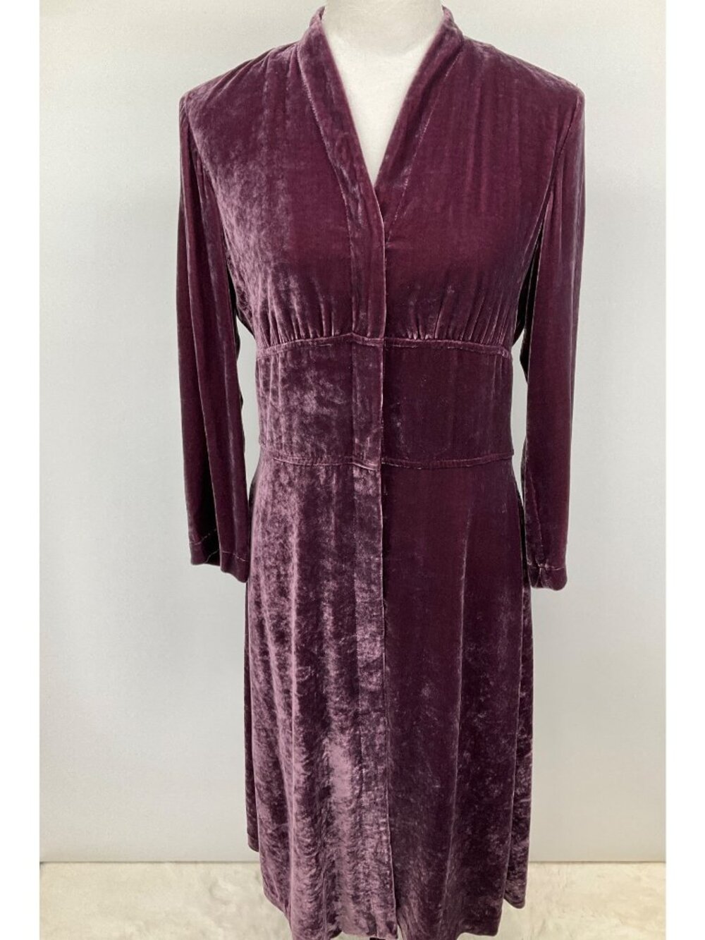 J Jill Crushed Velvet  Duster Dress size 4, Purple 10 hidden buttons - Picture 2 of 11